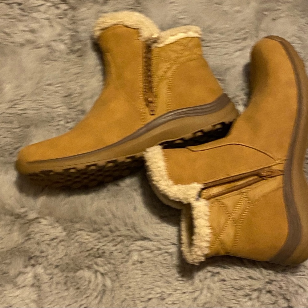 Baretraps Womens Ynez Flat Heel Booties